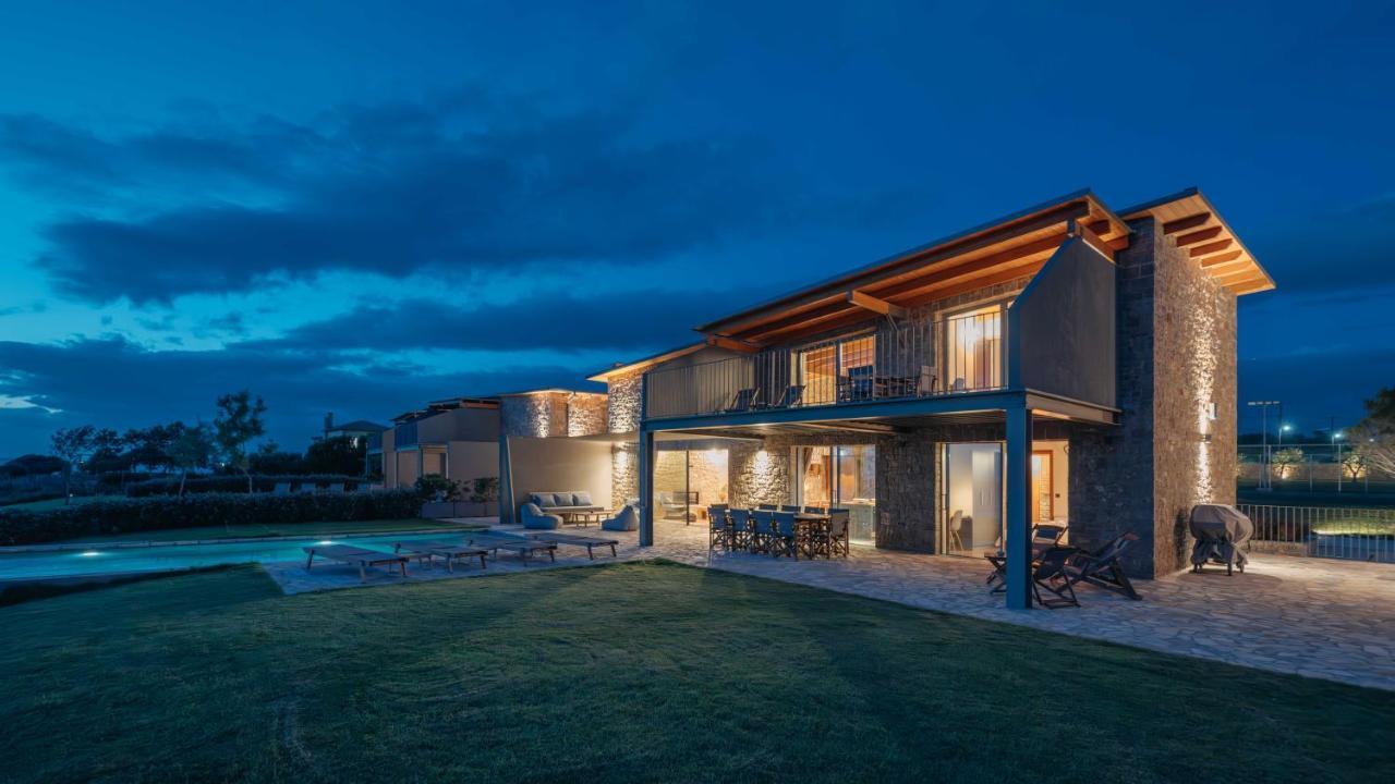 Real Life Homes Luxurious Seafront Villas Each With Their Own Private Pools Korakochori Экстерьер фото