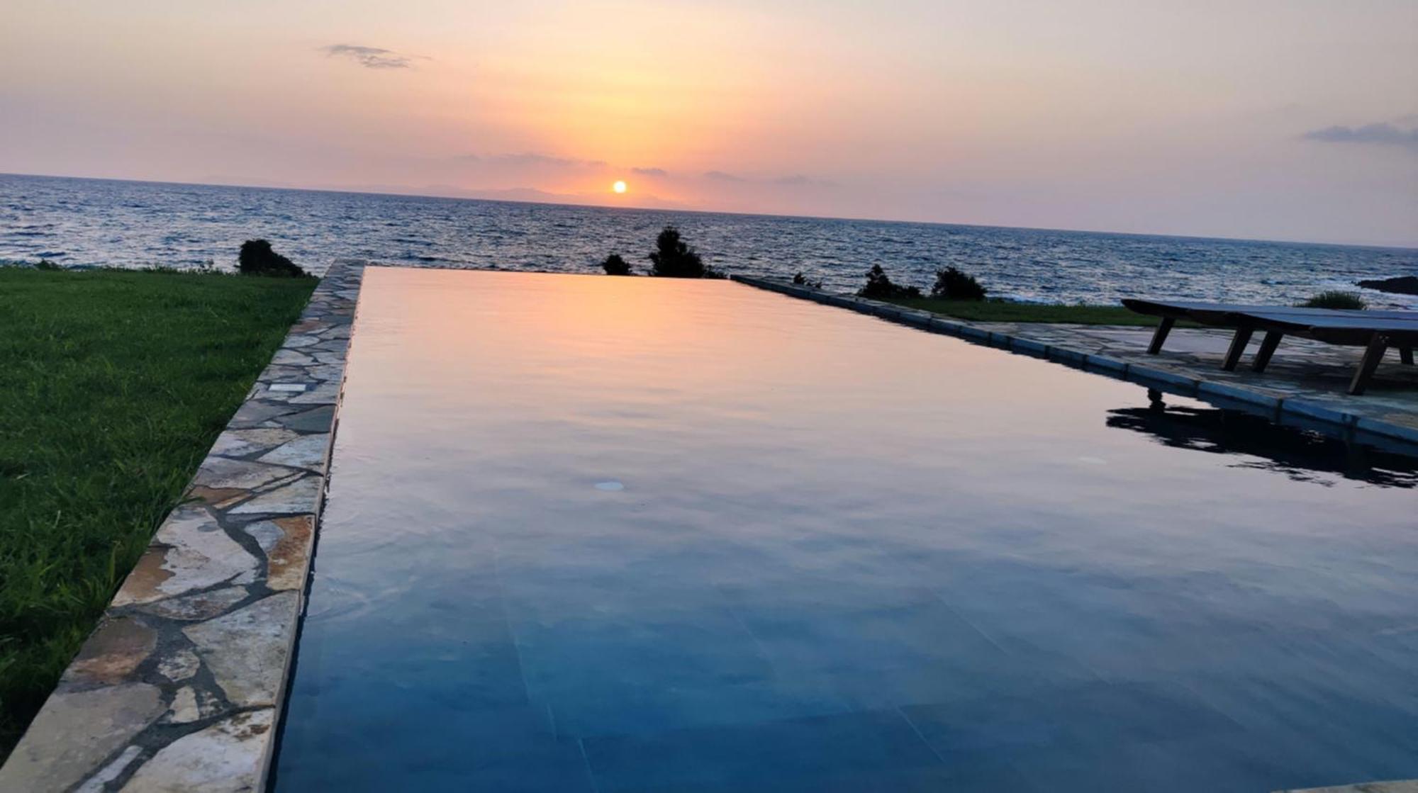Real Life Homes Luxurious Seafront Villas Each With Their Own Private Pools Korakochori Экстерьер фото